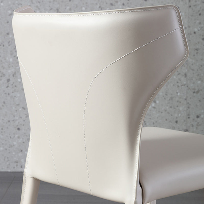 現代的なサイドチェアソリッドバックフェイクレザーダイニングルーム屋内の椅子