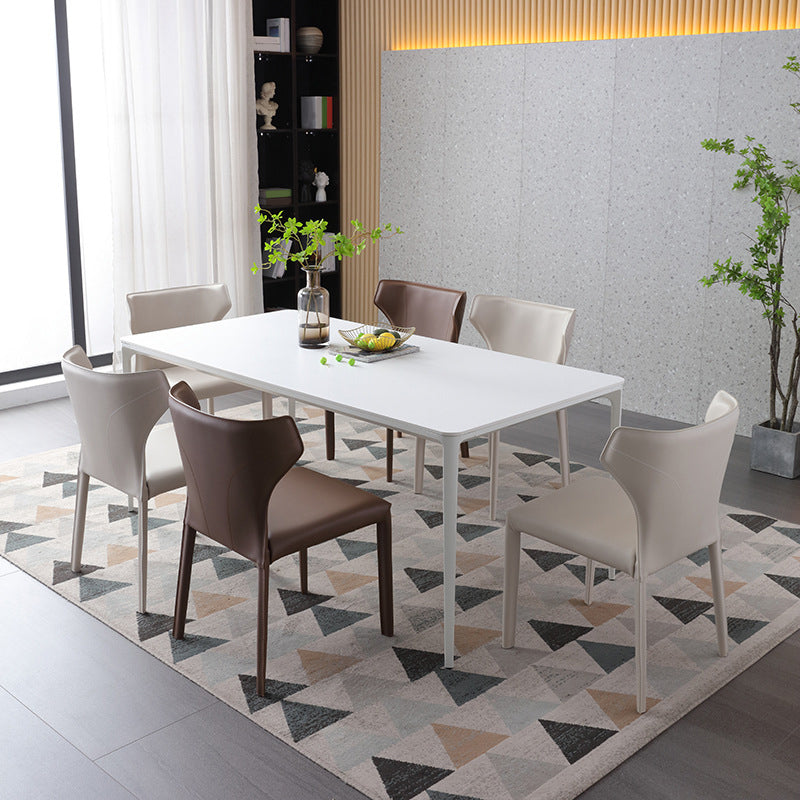 現代的なサイドチェアソリッドバックフェイクレザーダイニングルーム屋内の椅子