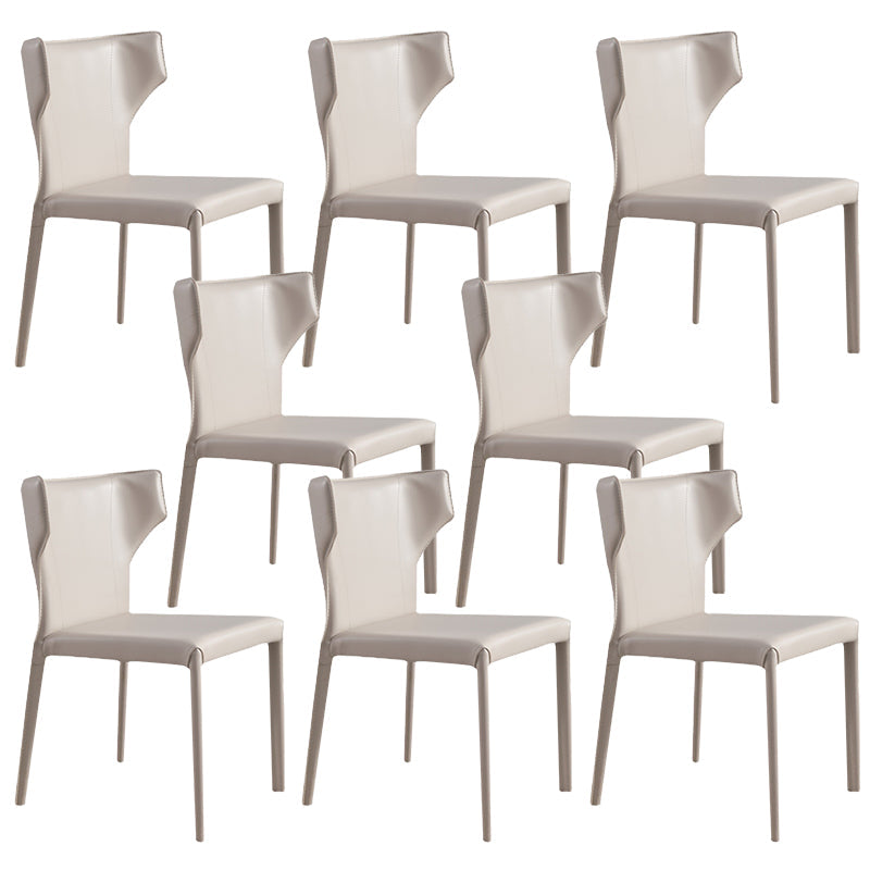 現代的なサイドチェアソリッドバックフェイクレザーダイニングルーム屋内の椅子