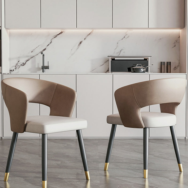 モダンなアームチェアフェイクレザー屋内のダイニングルームチェア