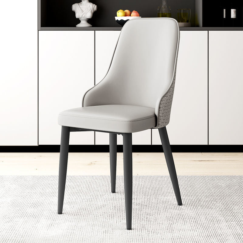 革のダイニングチェアパーソンズレストランのアームレスサイドチェア