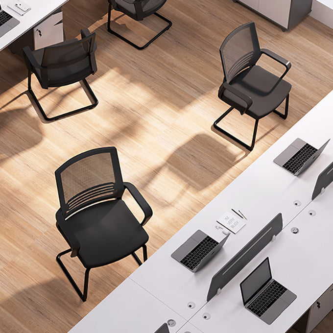 Moderne stoel geen wielen vaste armen gestoffeerd geen pijnlijke bureaustoel