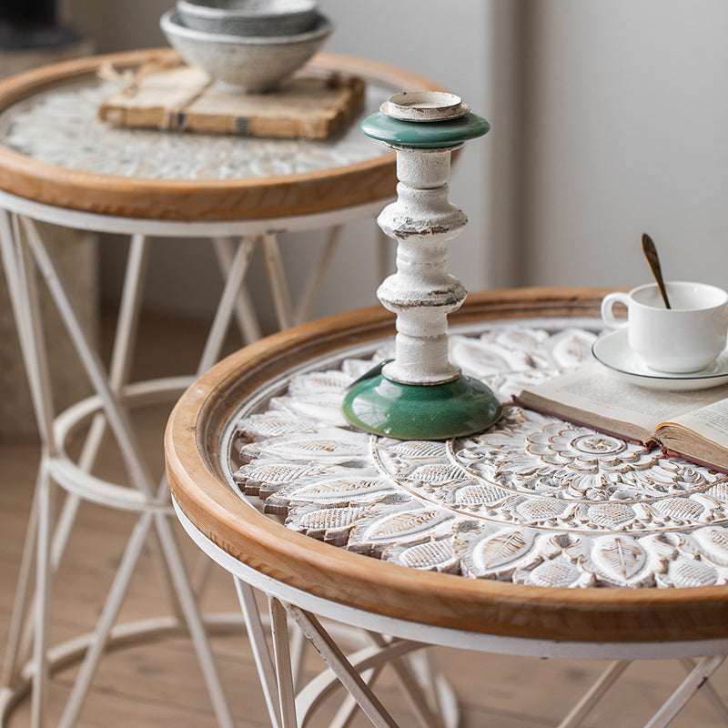 Table d'extrémité en bois massif de forme ronde avec table d'angle de base en métal pour le salon