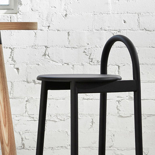 Chaises en bois de finition mate et comptoirs tabourets intérieurs modernes avec cadre en métal