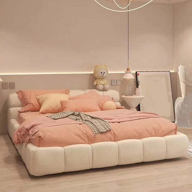 Lit standard contemporain avec tête de lit en cuir authentique touflée