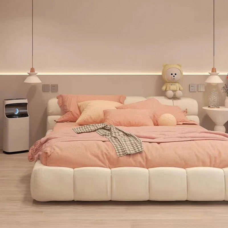 Lit standard contemporain avec tête de lit en cuir authentique touflée