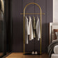 Glam Metallic Copper Kleiderbügel freistehender Marmorbasis Metallic -Katastar für Wohnzimmer