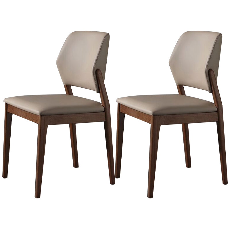 Eetkamer keukenstoel eigentijdse massief houten eetkamerstoel