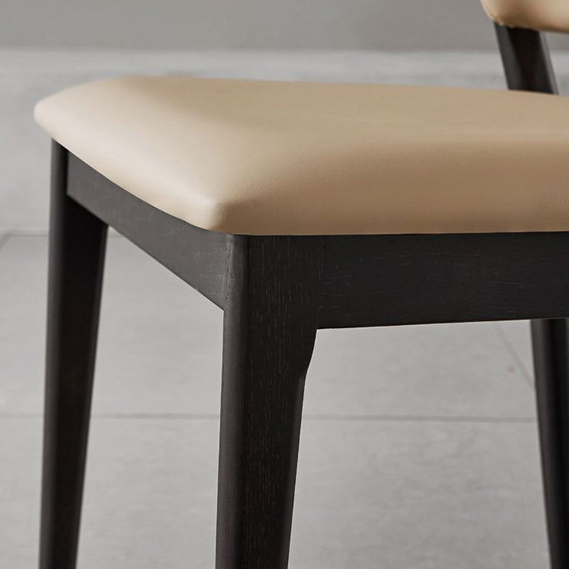 Eetkamer keukenstoel eigentijdse massief houten eetkamerstoel