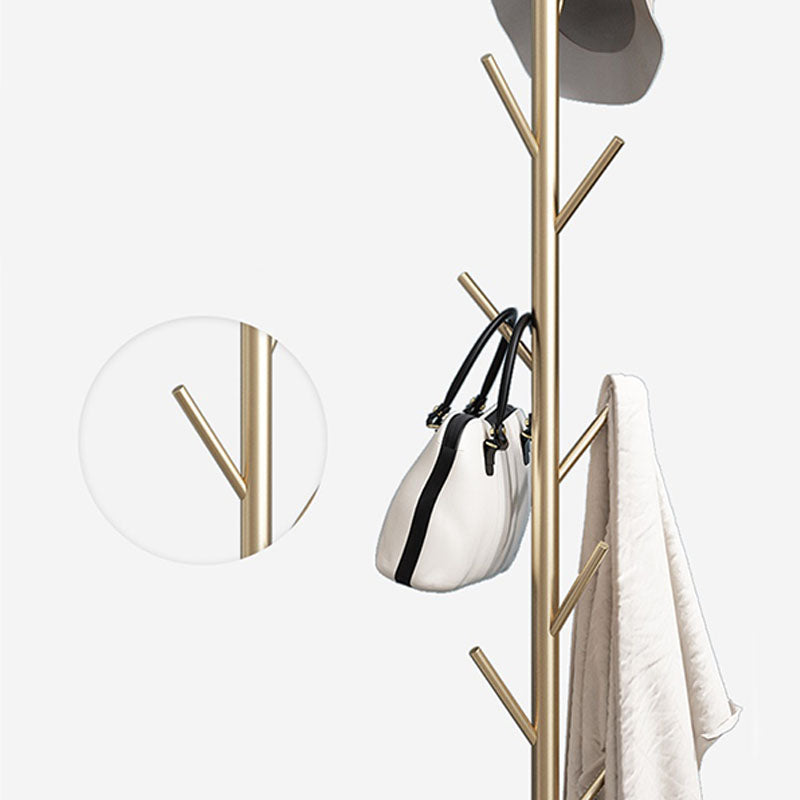 Hermosos ganchos de pelaje de estantería