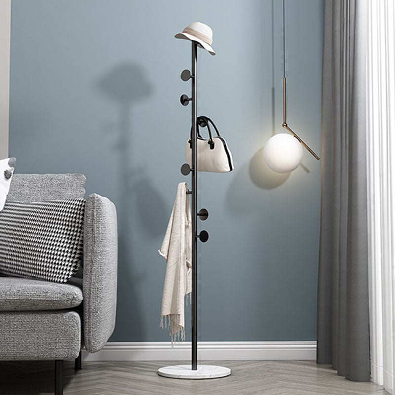 Hermosos ganchos de pelaje de estantería