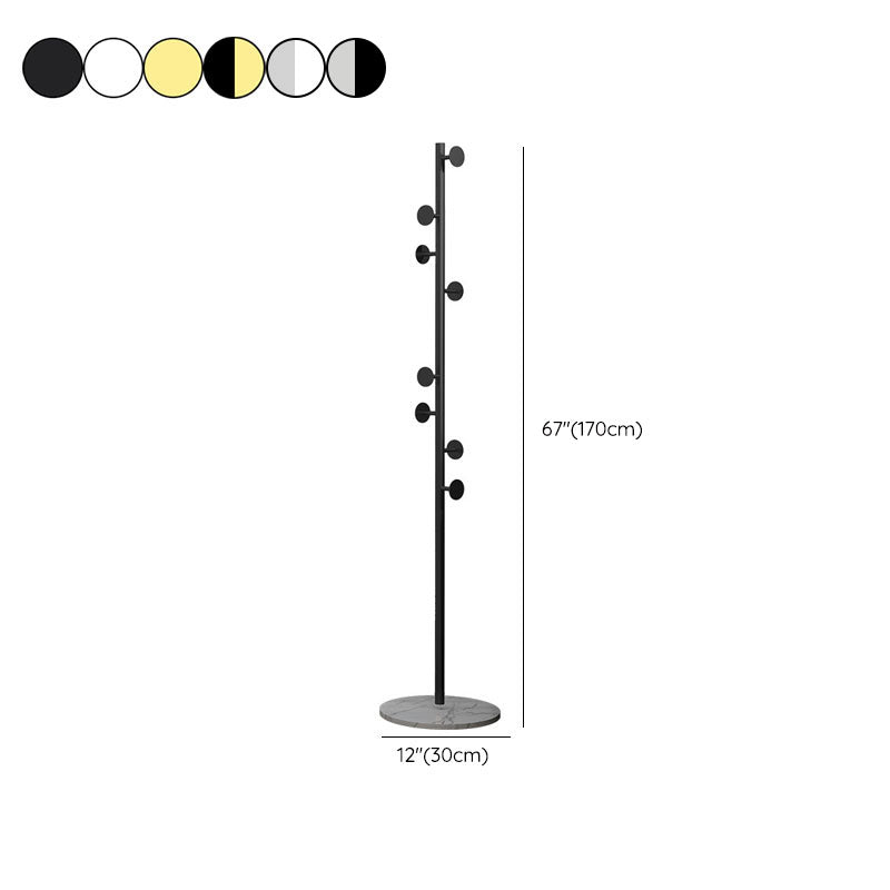 Hermosos ganchos de pelaje de estantería