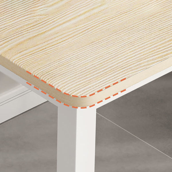 Rechteckig geformte Büroschisch