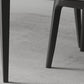 Tavolo da pranzo in pietra rettangolare con mobili in stile moderno in grigio