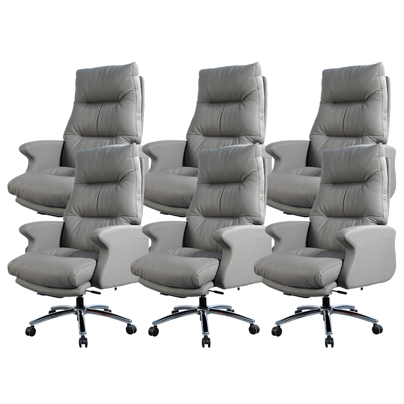 Las ruedas de silla ejecutiva de cuero gris contemporáneo incluyen silla de gerentes para la oficina