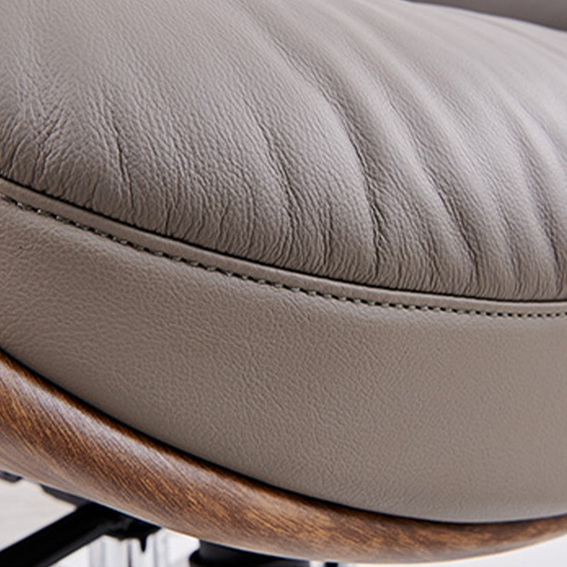 Hedendaagse leerstoelwielen omvatten managersstoel voor kantoor