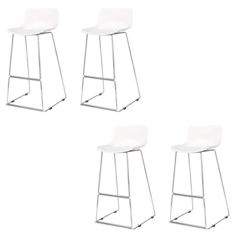 Tabourets de restauration en plastique contemporain tabourets de bar sans bras avec base en métal