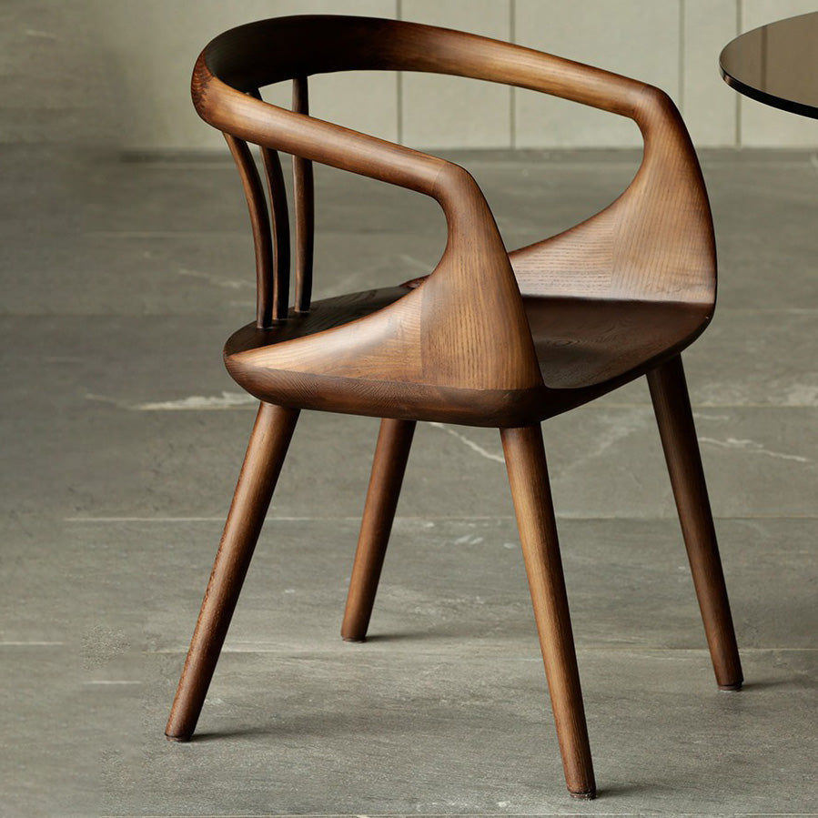 ウォルナットの現代的なアームチェアホームソリッドウッドダイニングチェア