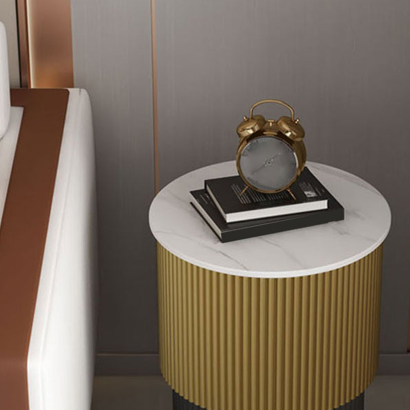 Piédestal glamour de table basse ronde en ardoise sans table basse simple pénible