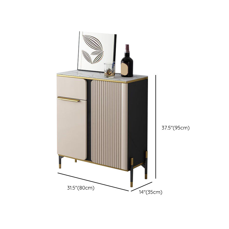 Sideboard a buffet di pietra di credenza glam con cassetti e armadi