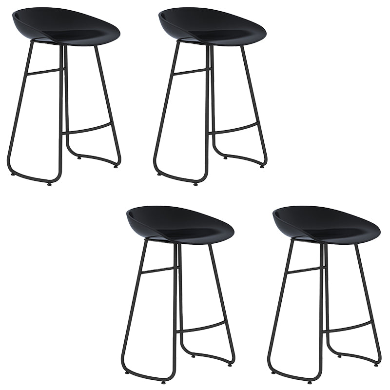 Industrial Armless Bar Stool Plastic Dining Stool with Metal Base Black 4 Piece Set Clearhalo 'Bar Furniture' 'Bar Stools' 'bar_stools' 'furn' 'furn_bar_stools' 'Furniture' 'Kitchen & Dining Furniture' 6827307