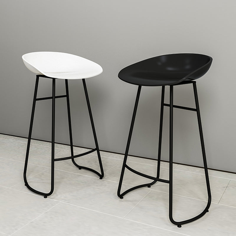 Industrial Armless Bar Stool Plastic Dining Stool with Metal Base Clearhalo 'Bar Furniture' 'Bar Stools' 'bar_stools' 'furn' 'furn_bar_stools' 'Furniture' 'Kitchen & Dining Furniture' 6827316