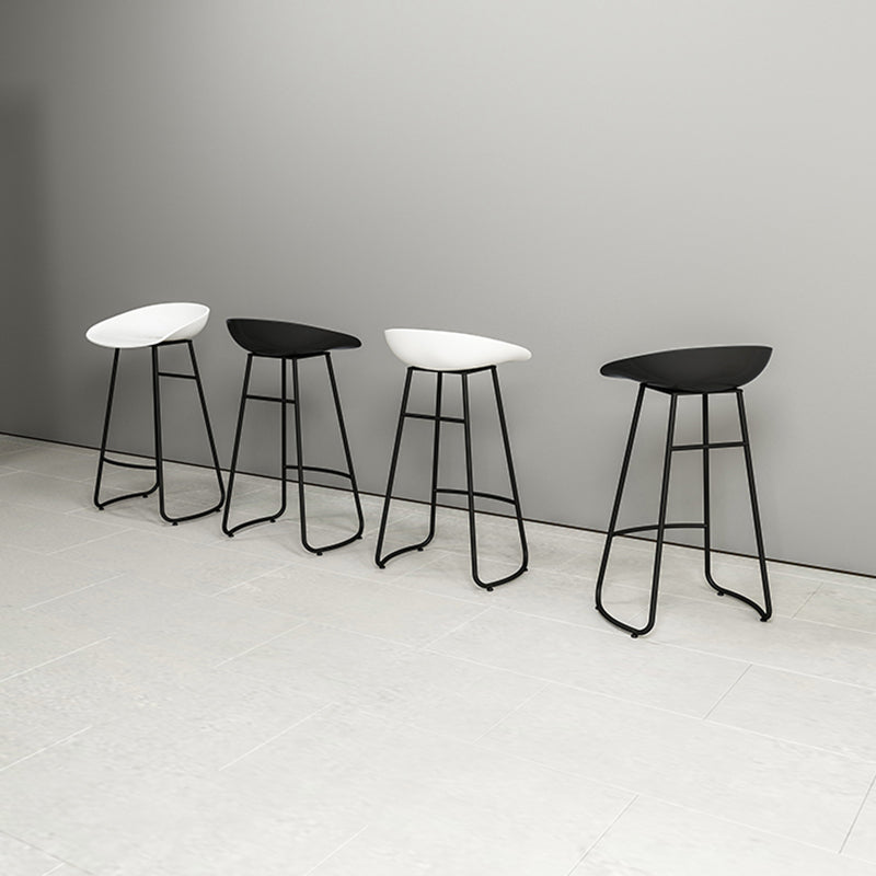 Industrial Armless Bar Stool Plastic Dining Stool with Metal Base Clearhalo 'Bar Furniture' 'Bar Stools' 'bar_stools' 'furn' 'furn_bar_stools' 'Furniture' 'Kitchen & Dining Furniture' 6827317
