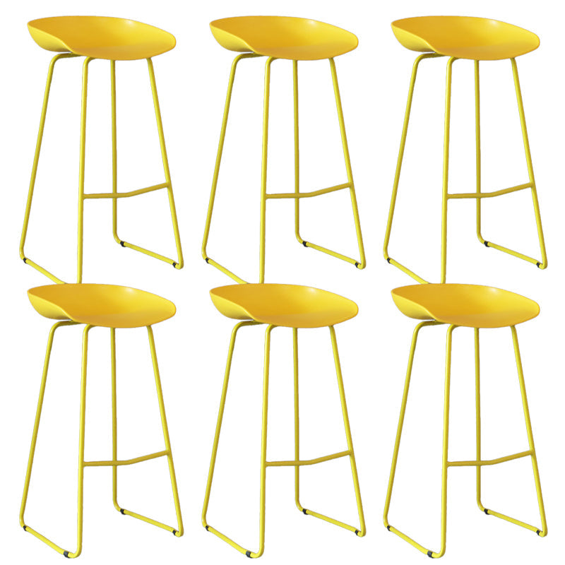 Contemporary Plastic Bar Stool Armless Dining Stool with Metal Base