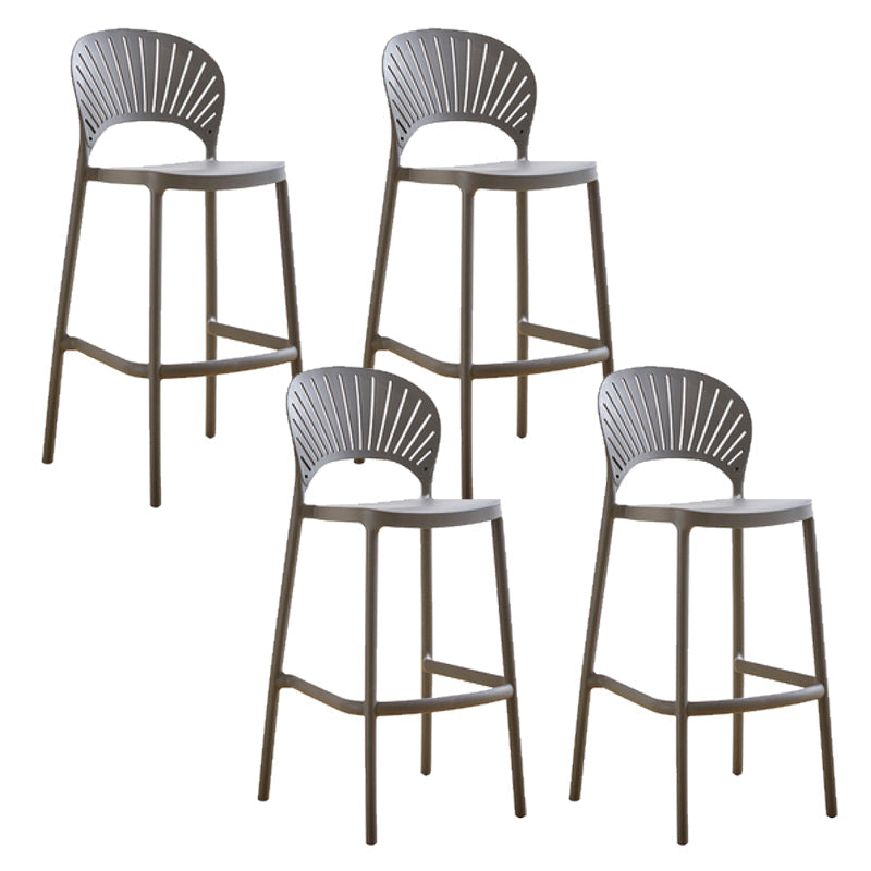 Tabourets à restauration en plastique bas du dos bas tabourets de bar sans repose-pied avec repose-pied