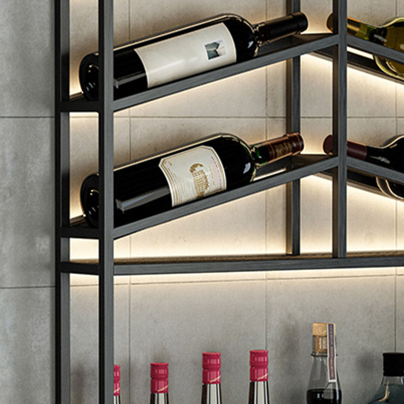 メタルワインラックワイン壁に取り付けられたボトルとガラスラックは、ダイニングルーム用の光なし