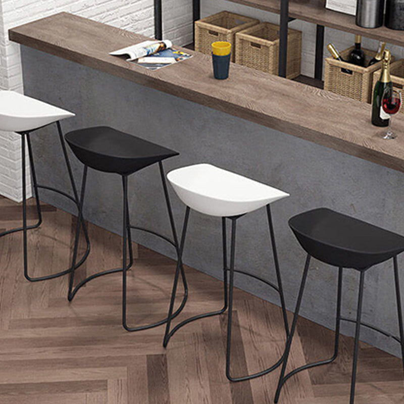 Industrial Plastic Bar Stool Armless Dining Stool with Metal Base Clearhalo 'Bar Furniture' 'Bar Stools' 'bar_stools' 'furn' 'furn_bar_stools' 'Furniture' 'Kitchen & Dining Furniture' 6846560