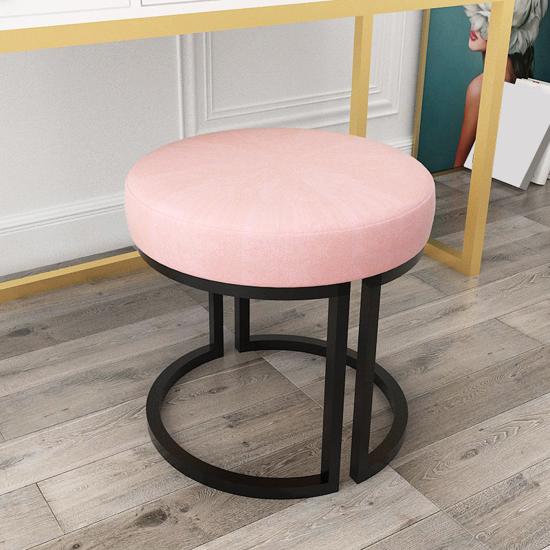 Solid Color Flannel Standard Stool Modern Style Simple Round Footstool Pink 1 Piece Black Clearhalo 'furn' 'furn_ottomans_poufs' 'Furniture' 'Living Room Furniture' 'Ottomans & Poufs' 'ottomans_poufs' 6848618