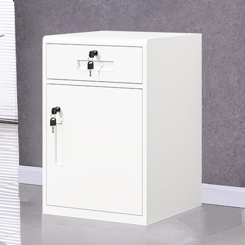 Gabinetto di file verticale in metallo classico con cassetti di bloccaggio