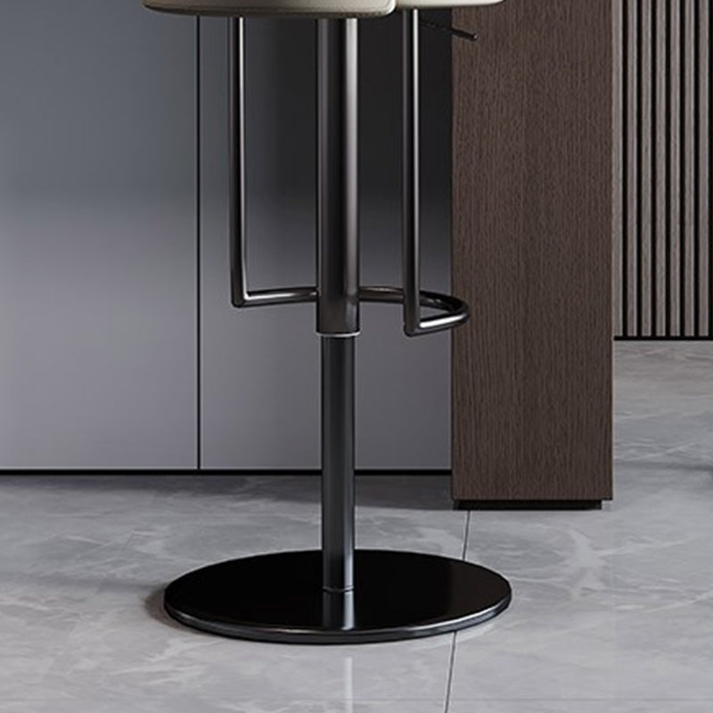 Sgabello da bar per bar in pelle sollevabile in stile industriale con gambe metalliche per casa
