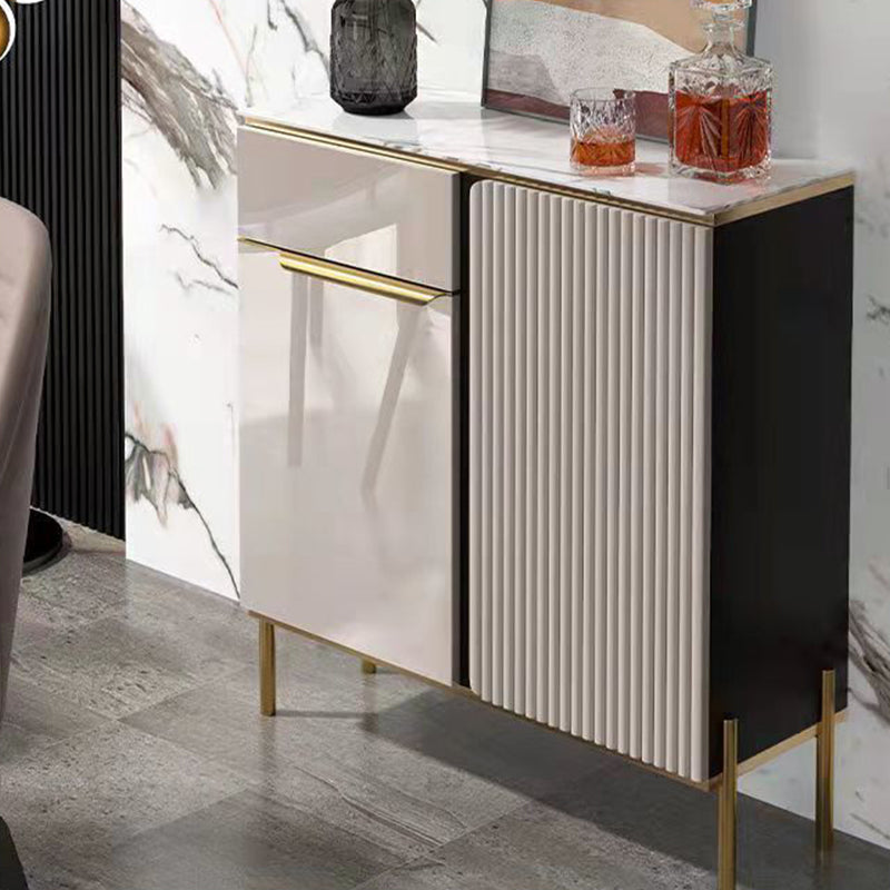 Porte di vetro in pietra di credenza in stile glam Credenza a buffet con armadi e cassetti