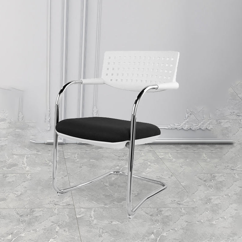 Sedia da ufficio contemporanea senza ruote sedia da scrivania a metà schiena con braccio