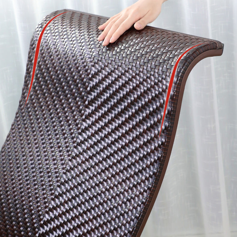 Chaise à bascule moderne du rotin moderne chaise à bascule intérieure