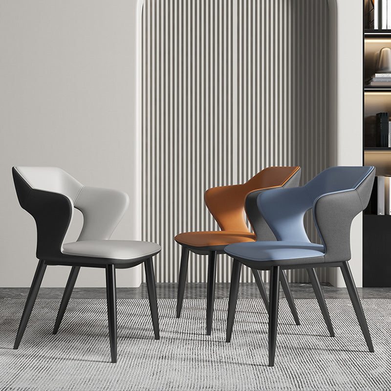 Sillas de comedor de cuero de falso silla de brazo trasero industrial con piernas negras