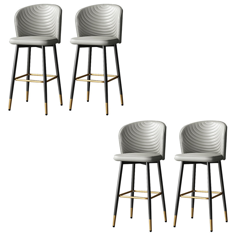 Tabouret de bar en cuir en cuir PU de style moderne avec des jambes en métal