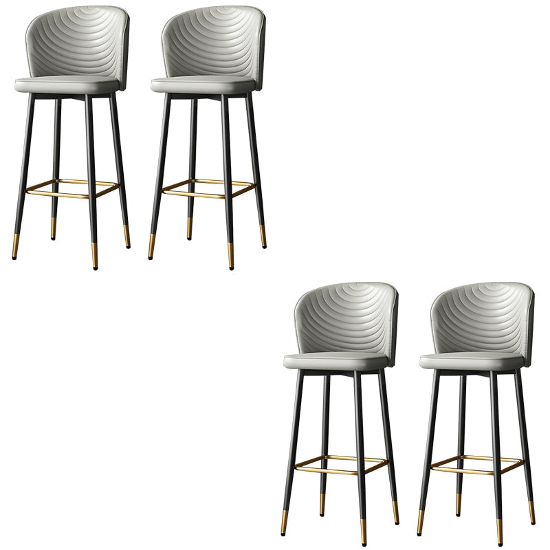 Tabouret de bar en cuir en cuir PU de style moderne avec des jambes en métal