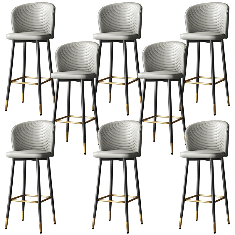 Tabouret de bar en cuir en cuir PU de style moderne avec des jambes en métal
