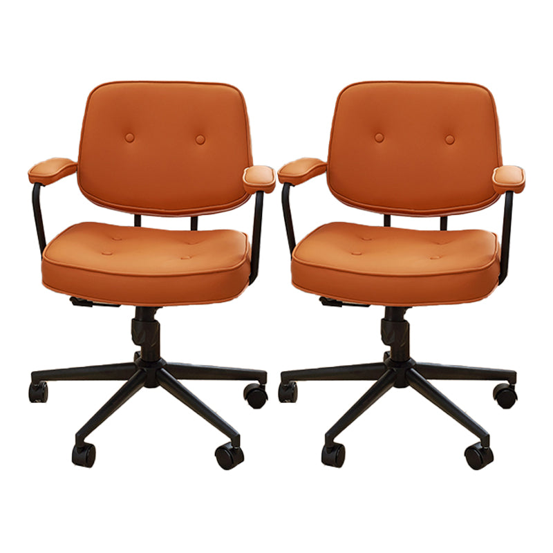 パッド付きアームズデスクチェアモダンな調整可能なシートの高さスイベルチェア付き車輪付き