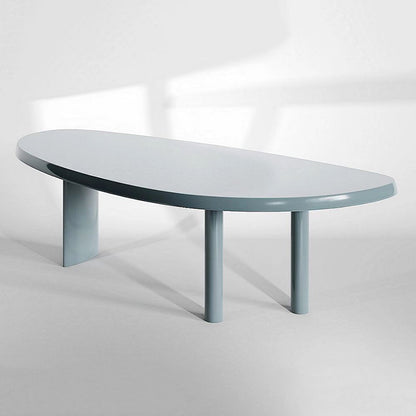 Mesa de conferencias de oficina de forma irregular escritura de madera en azul