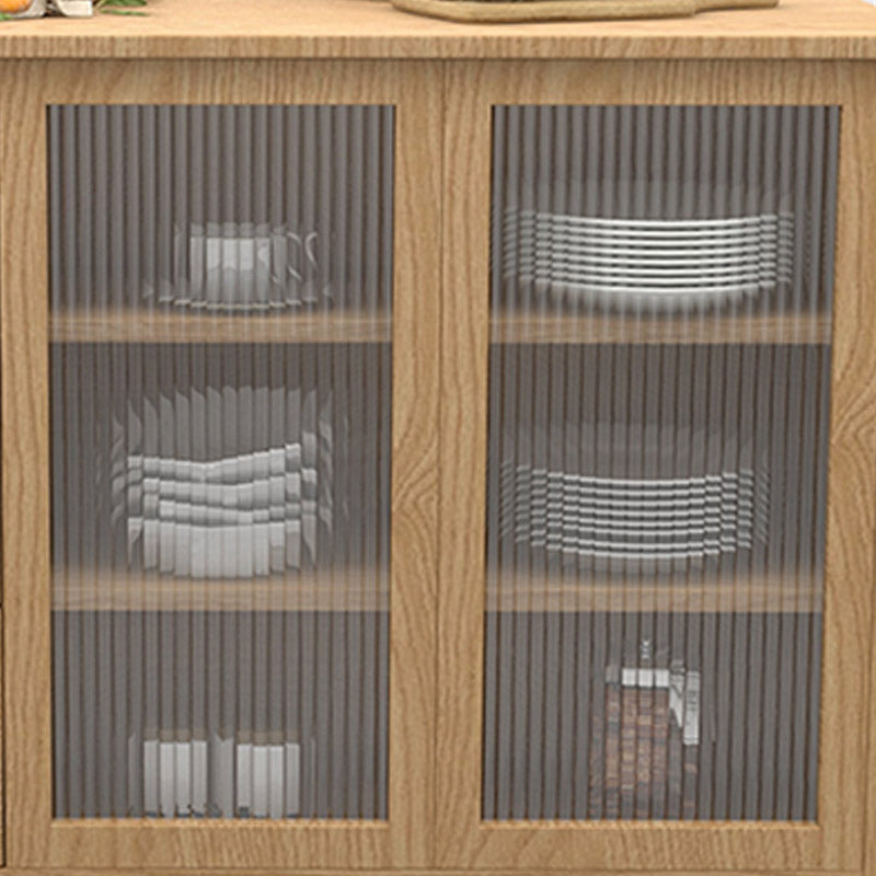 Tavolo da pranzo per la sala da pranzo per la sala da pranzo con mobile da pranzo con mobile da pranzo.