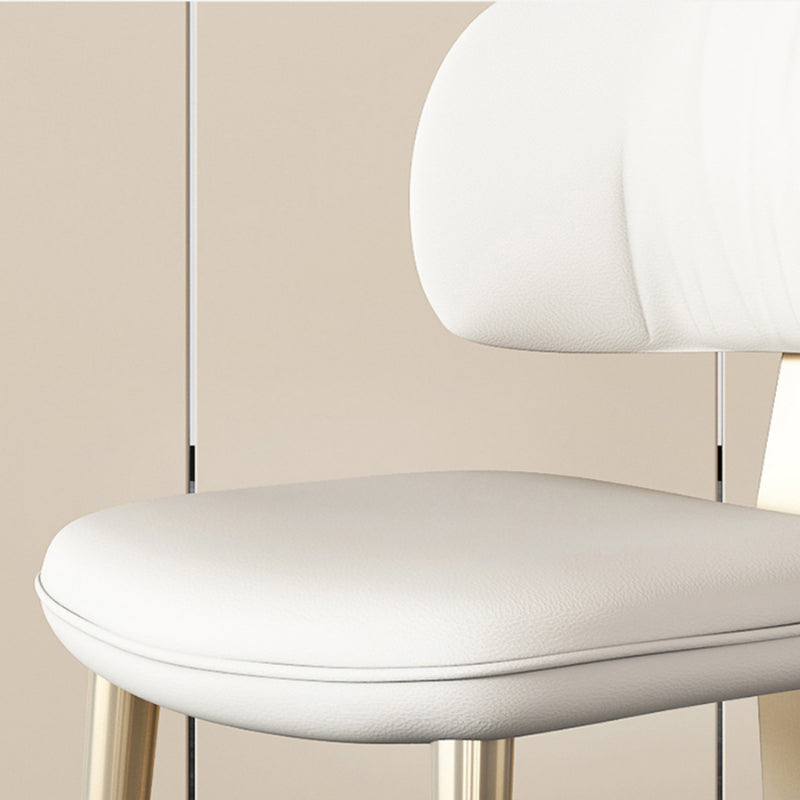 Sedia da pranzo senza braccio imbottita glam in gambe dorate