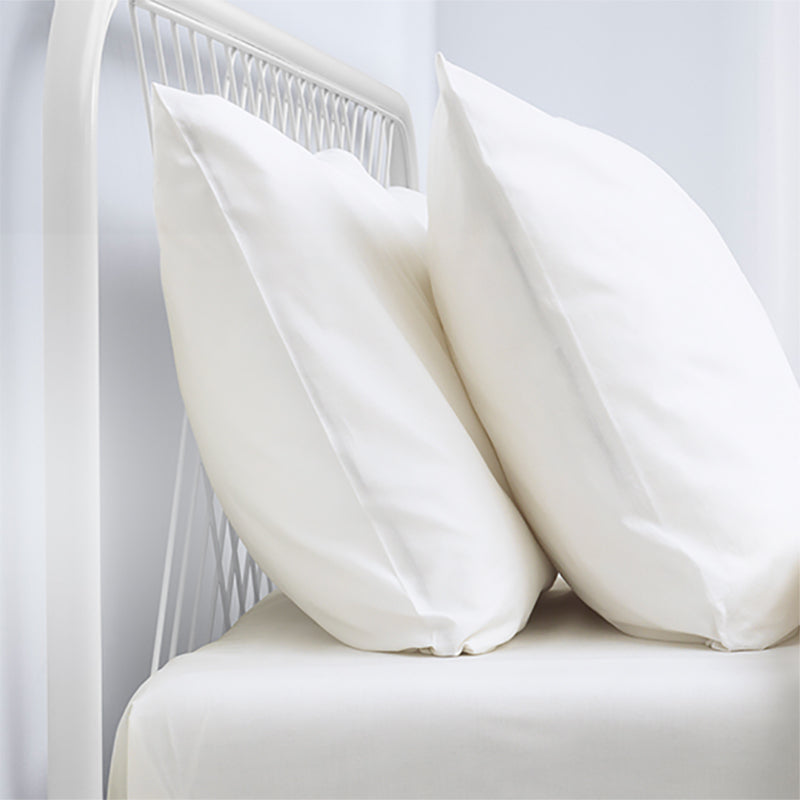 Letto a pannello in metallo bianco glam letto standard con testiera a frame aperto