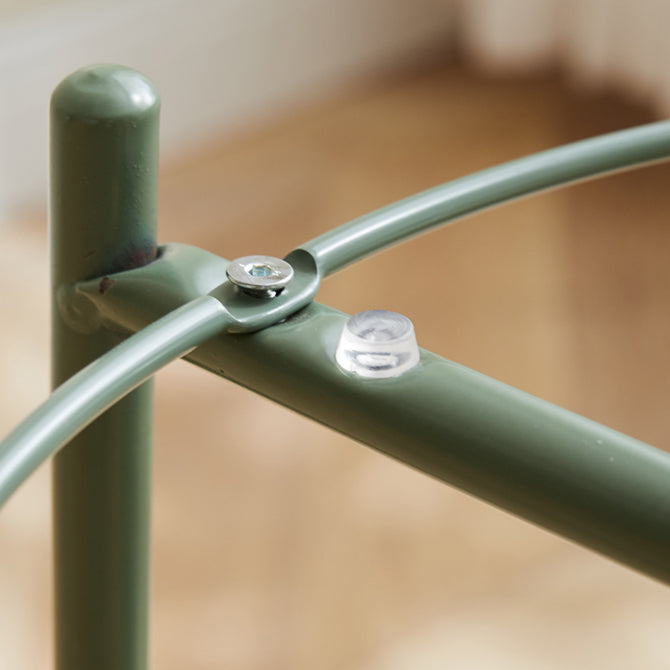 Eigentijdse accenttafel nachtkastje antieke afwerking metalen nachtkastje