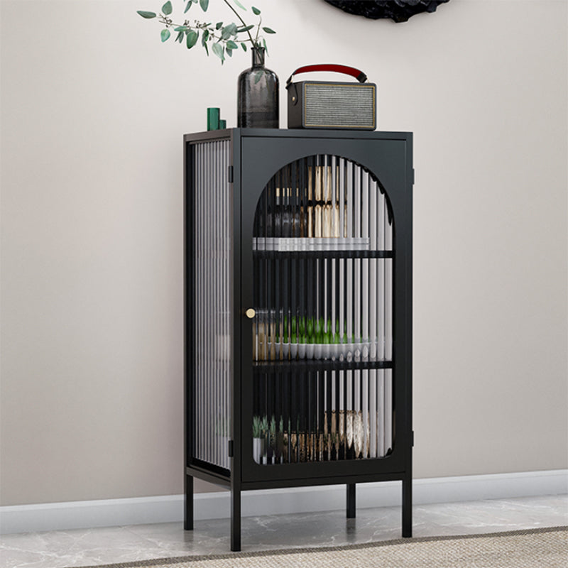Porte di vetro contemporanee Visualizza un mobile Curio Curio con porta