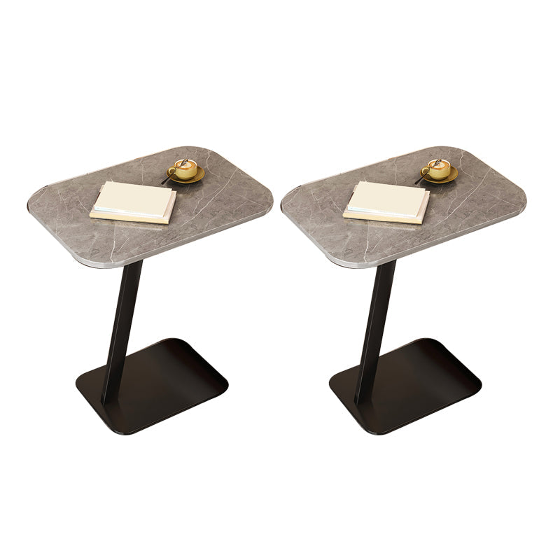 Soggiorno modernistico geometrico a doppio livello con tavola laterale del piedistallo