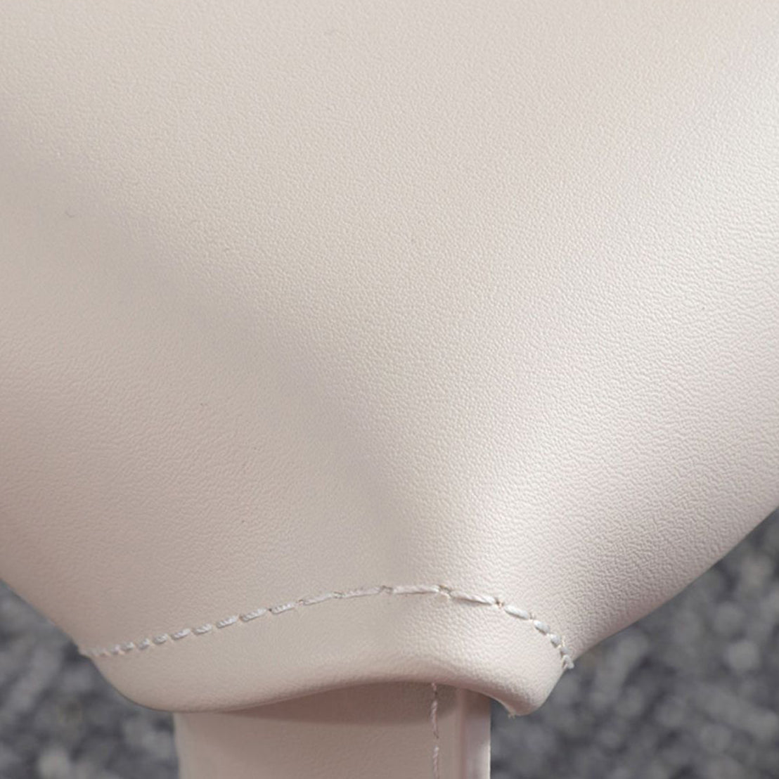 Eigentijdse eetkamerstoelen van kunstleer, armloze stoelen met metalen onderstel